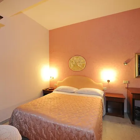Donato Hotel 3*